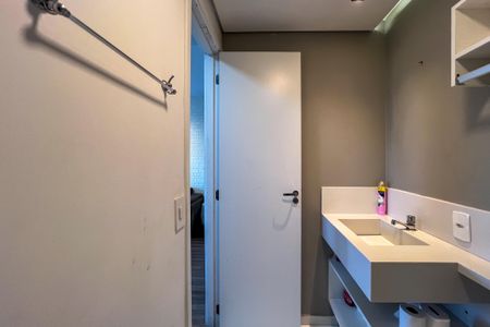 Apartamento à venda com 54m², 2 quartos e 1 vaga Apartamento à venda com 54m², 2 quartos e 1 vagaBanheiro