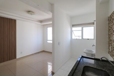 Apartamento para alugar com 44m², 2 quartos e 1 vaga Apartamento para alugar com 44m², 2 quartos e 1 vagaCozinha e Área de Serviço
