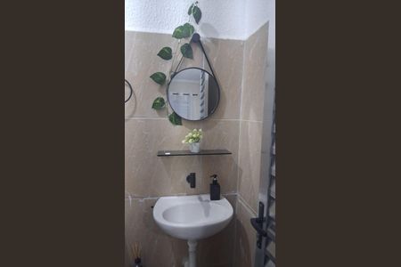 Banheiro de kitnet/studio para alugar com 1 quarto, 25m² em Vila Monteiro Lobato, Guarulhos