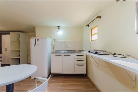 Studio para alugar com 32m², 1 quarto e sem vaga Studio para alugar com 32m², 1 quarto e sem vagaCozinha
