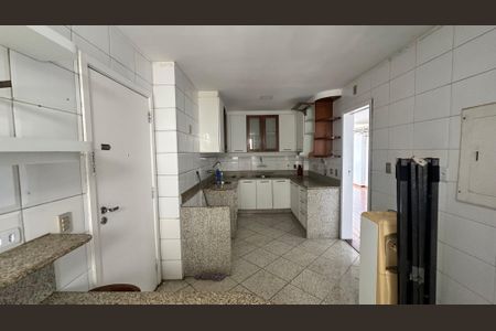Apartamento para alugar com 280m², 3 quartos e 3 vagasCozinha