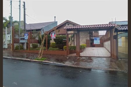 Casa à venda com 249m², 2 quartos e 5 vagas Casa à venda com 249m², 2 quartos e 5 vagasFachada