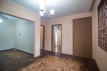 Casa à venda com 249m², 2 quartos e 5 vagas Casa à venda com 249m², 2 quartos e 5 vagasSala