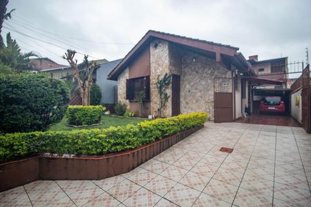 Casa à venda com 249m², 2 quartos e 5 vagas Casa à venda com 249m², 2 quartos e 5 vagasFachada