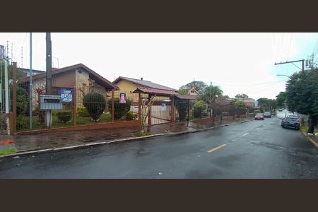 Casa à venda com 249m², 2 quartos e 5 vagas Casa à venda com 249m², 2 quartos e 5 vagasFachada