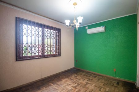 Casa à venda com 249m², 2 quartos e 5 vagas Casa à venda com 249m², 2 quartos e 5 vagasSala