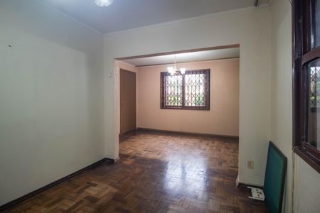 Casa à venda com 249m², 2 quartos e 5 vagas Casa à venda com 249m², 2 quartos e 5 vagasSala