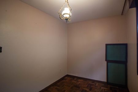 Casa à venda com 249m², 2 quartos e 5 vagas Casa à venda com 249m², 2 quartos e 5 vagasQuarto