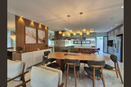 Sala de casa de condomínio à venda com 5 quartos, 490m² em Recreio dos Bandeirantes, Rio de Janeiro