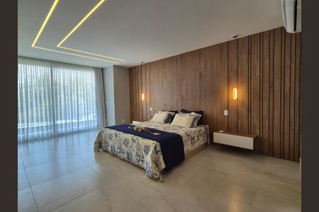 Casa de condomínio à venda com 490m², 5 quartos e 3 vagas Casa de condomínio à venda com 490m², 5 quartos e 3 vagasSuíte 4