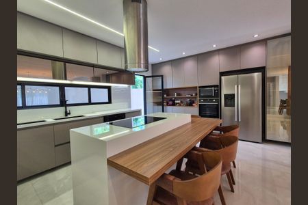 Casa de condomínio à venda com 490m², 5 quartos e 3 vagas Casa de condomínio à venda com 490m², 5 quartos e 3 vagasCozinha