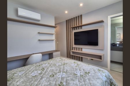 Casa de condomínio à venda com 490m², 5 quartos e 3 vagas Casa de condomínio à venda com 490m², 5 quartos e 3 vagasSuíte 3