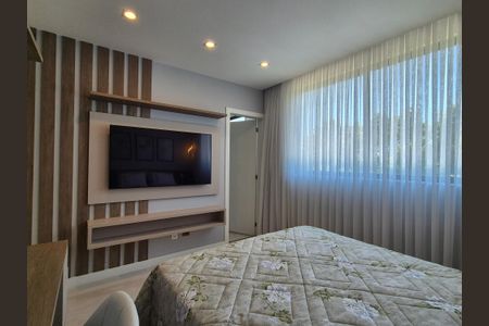 Casa de condomínio à venda com 490m², 5 quartos e 3 vagas Casa de condomínio à venda com 490m², 5 quartos e 3 vagasSuíte 3