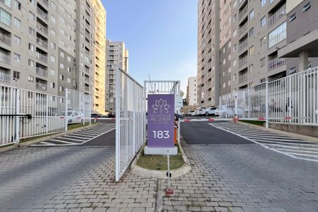 Apartamento para alugar com 48m², 2 quartos e 1 vaga Apartamento para alugar com 48m², 2 quartos e 1 vagaFachada
