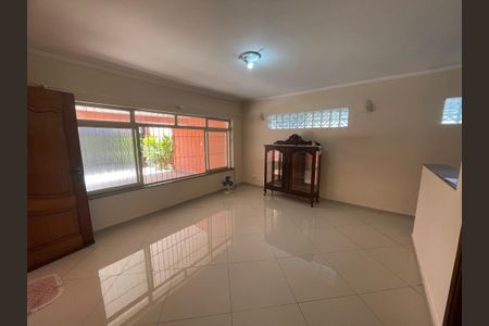 Casa à venda com 260m², 3 quartos e 3 vagas Casa à venda com 260m², 3 quartos e 3 vagasSala