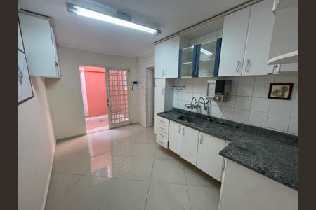 Casa à venda com 260m², 3 quartos e 3 vagas Casa à venda com 260m², 3 quartos e 3 vagasCozinha