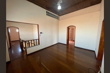 Casa à venda com 260m², 3 quartos e 3 vagas Casa à venda com 260m², 3 quartos e 3 vagasSala de TV