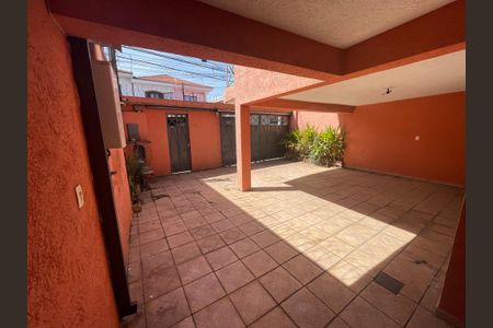 Casa à venda com 260m², 3 quartos e 3 vagas Casa à venda com 260m², 3 quartos e 3 vagasGaragem