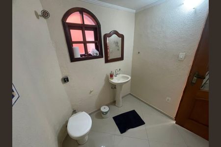 Casa à venda com 260m², 3 quartos e 3 vagas Casa à venda com 260m², 3 quartos e 3 vagasLavabo