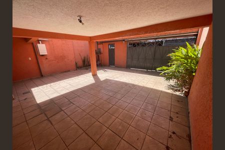 Casa à venda com 260m², 3 quartos e 3 vagas Casa à venda com 260m², 3 quartos e 3 vagasGaragem