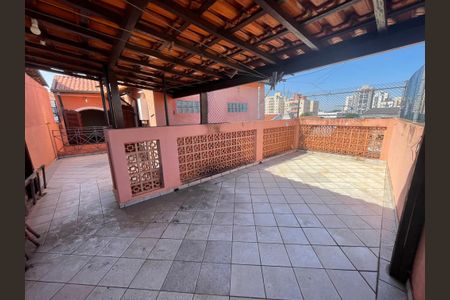 Casa à venda com 260m², 3 quartos e 3 vagas Casa à venda com 260m², 3 quartos e 3 vagasTerraço