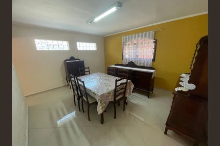 Casa à venda com 260m², 3 quartos e 3 vagas Casa à venda com 260m², 3 quartos e 3 vagasSala de Jantar