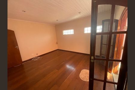 Casa à venda com 260m², 3 quartos e 3 vagas Casa à venda com 260m², 3 quartos e 3 vagasQuarto