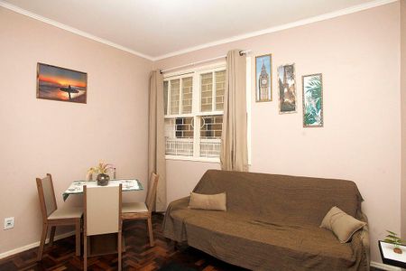 Sala de apartamento para alugar com 1 quarto, 63m² em Azenha, Porto Alegre