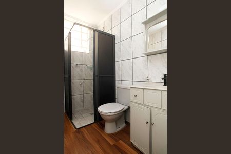 Banheiro de apartamento para alugar com 1 quarto, 63m² em Azenha, Porto Alegre