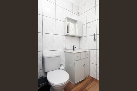 Banheiro de apartamento para alugar com 1 quarto, 63m² em Azenha, Porto Alegre