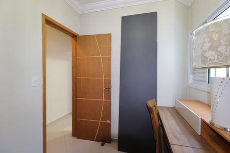 Apartamento à venda com 81m², 3 quartos e 2 vagasQuarto 2