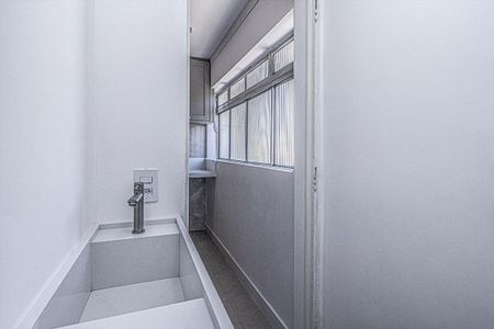 Apartamento à venda com 82m², 3 quartos e 1 vaga Apartamento à venda com 82m², 3 quartos e 1 vagaBanheiro de Serviço
