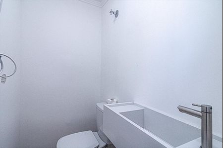 Apartamento à venda com 82m², 3 quartos e 1 vaga Apartamento à venda com 82m², 3 quartos e 1 vagaBanheiro de Serviço