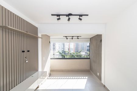 Sala de kitnet/studio para alugar com 2 quartos, 40m² em Indianópolis, São Paulo
