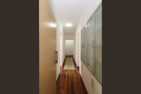 Corredor de apartamento para alugar com 3 quartos, 130m² em Jardins, São Paulo