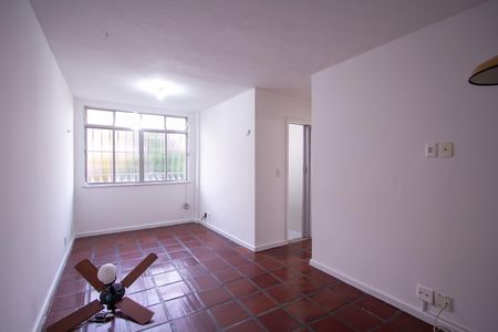 Sala de apartamento para alugar com 2 quartos, 63m² em Colubande, São Gonçalo