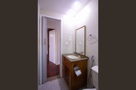 Banheiro de apartamento para alugar com 2 quartos, 63m² em Colubande, São Gonçalo