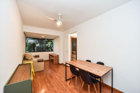Sala de apartamento para alugar com 3 quartos, 70m² em Mont’serrat, Porto Alegre
