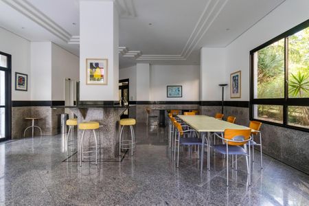 Apartamento para alugar com 200m², 4 quartos e 3 vagas Apartamento para alugar com 200m², 4 quartos e 3 vagasÁrea comum