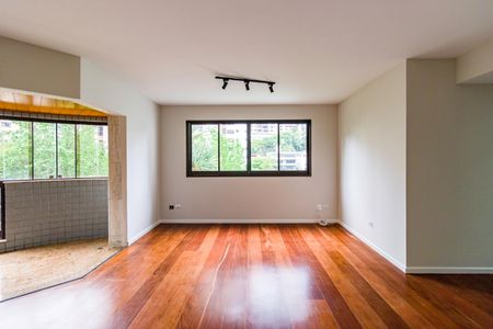 Apartamento para alugar com 200m², 4 quartos e 3 vagas Apartamento para alugar com 200m², 4 quartos e 3 vagasSala
