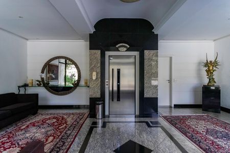 Apartamento para alugar com 200m², 4 quartos e 3 vagas Apartamento para alugar com 200m², 4 quartos e 3 vagasÁrea comum