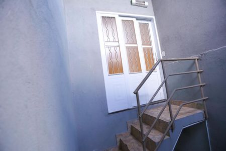 Casa para alugar com 80m², 2 quartos e sem vaga Casa para alugar com 80m², 2 quartos e sem vagaEscada