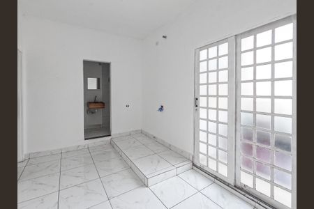 Casa para alugar com 2 quartos, 80m² em Vila Carolina, São Paulo