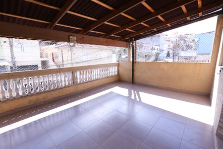 Casa para alugar com 80m², 2 quartos e sem vaga Casa para alugar com 80m², 2 quartos e sem vagaVaranda