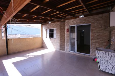 Casa para alugar com 80m², 2 quartos e sem vaga Casa para alugar com 80m², 2 quartos e sem vagaVaranda