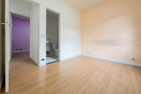 Casa à venda com 180m², 3 quartos e 2 vagasSuíte