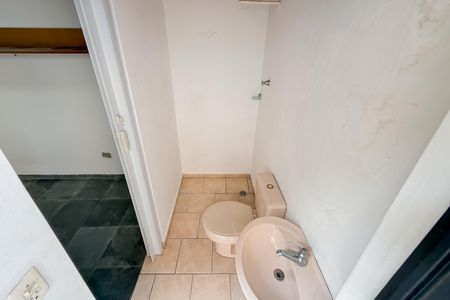 Casa à venda com 180m², 3 quartos e 2 vagasEdícula - Banheiro