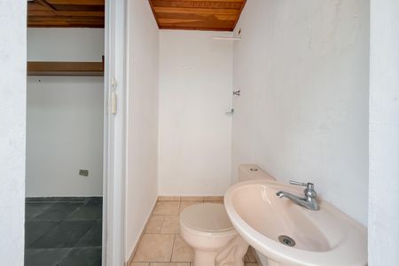 Casa à venda com 180m², 3 quartos e 2 vagasEdícula - Banheiro