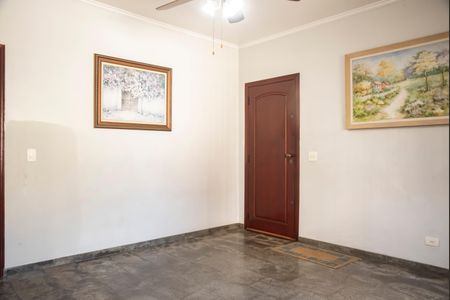 Casa à venda com 150m², 3 quartos e 4 vagasSala