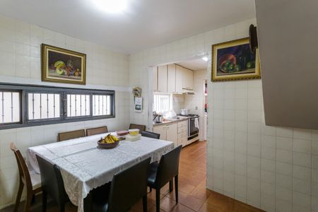 Casa à venda com 160m², 4 quartos e 4 vagas Casa à venda com 160m², 4 quartos e 4 vagasCozinha